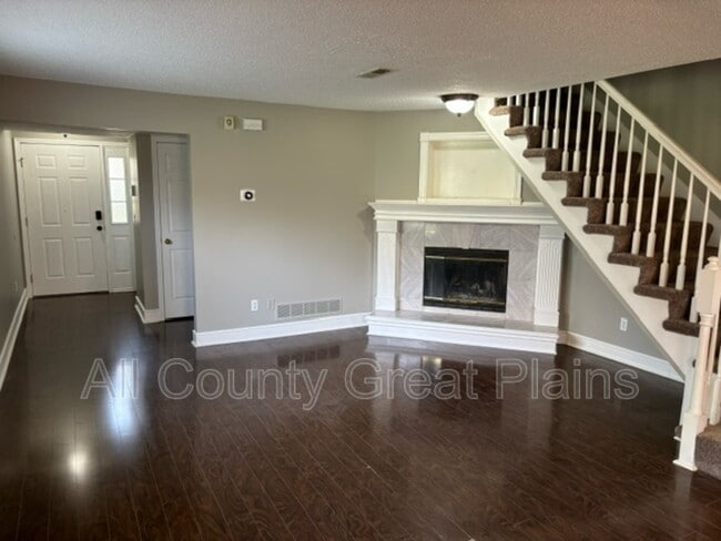 property at 1400 NW Jefferson Ct