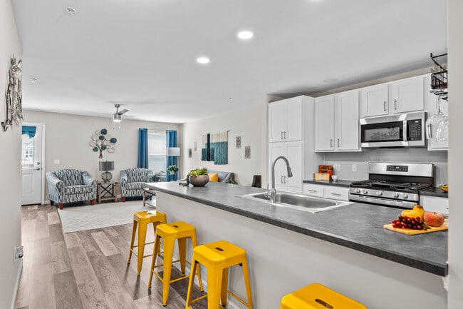 The Enclave at Elmerton in Harrisburg, PA - Foto de edificio - Interior Photo
