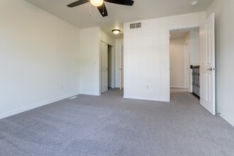 13291 Holly St in Thornton, CO - Building Photo - Building Photo