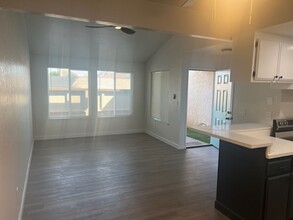 5501 Dunsmuir Rd in Bakersfield, CA - Building Photo - Building Photo