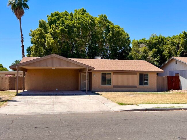 2448 S 18th Ave in Yuma, AZ - Building Photo - Building Photo