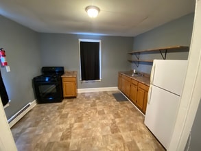 157 W High St in Womelsdorf, PA - Building Photo - Building Photo