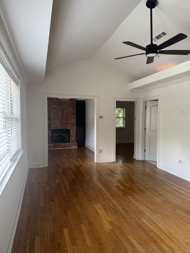 488 Burlington Road Northeast, Unit Apt 3
