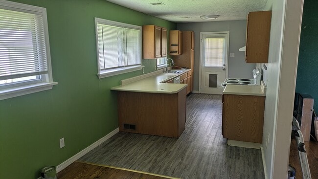 property at 1828 Hasley Dr