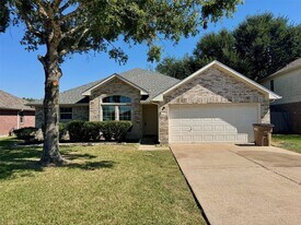 141 Green Isle Ave in Dickinson, TX - Building Photo