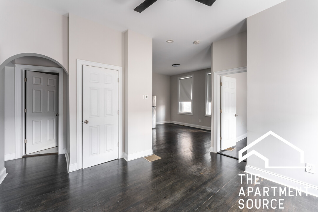 2031 W 23rd St in Chicago, IL - Building Photo