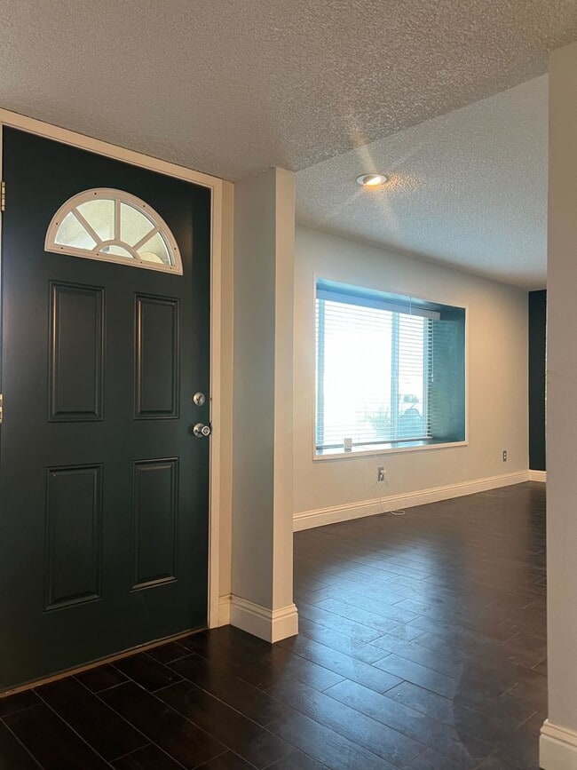 4501 Glengary Pl in Bakersfield, CA - Building Photo - Building Photo