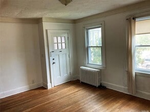 730 Florence St, Unit 1E in Baldwin, NY - Building Photo - Building Photo