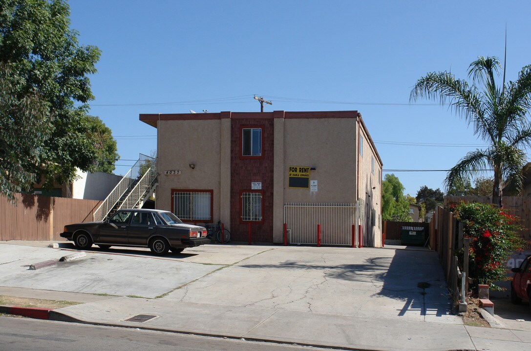 4037 Winona Ave in San Diego, CA - Building Photo