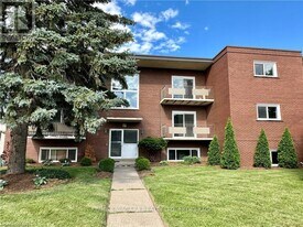 286 Vine St in St Catharines, ON - Building Photo