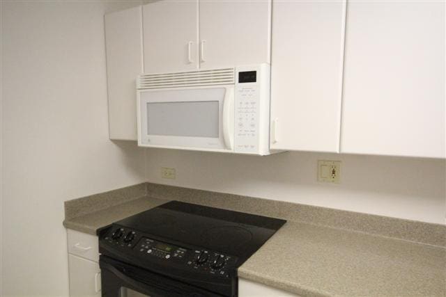 5333 Likini St in Honolulu, HI - Building Photo - Building Photo
