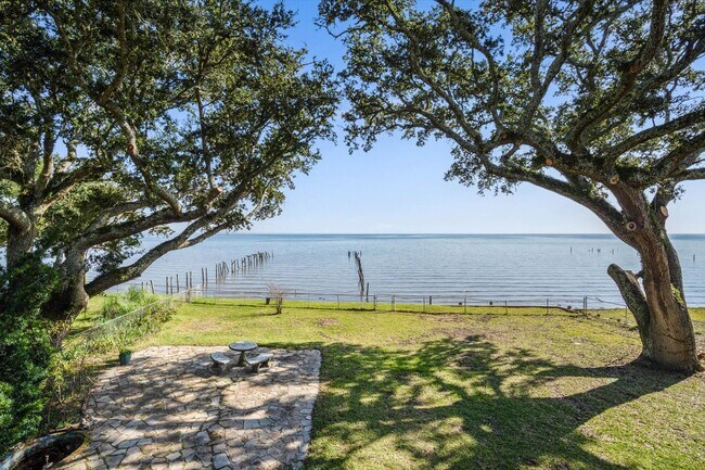 3917 Bayfront Rd in Mobile, AL - Building Photo - Building Photo