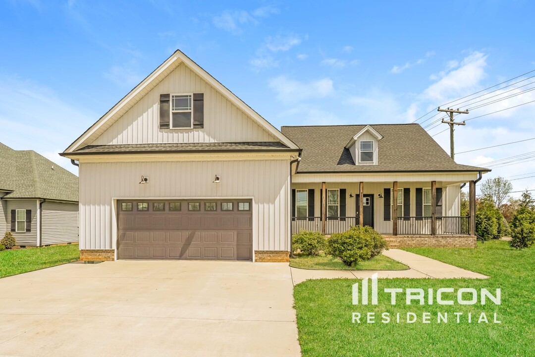 2225 Bethel Church Rd in Kernersville, NC - Building Photo