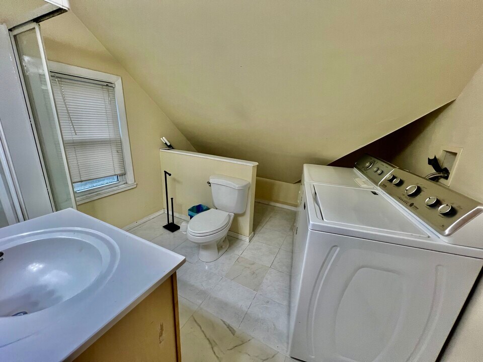 39 Watts St, Unit 1 in Malden, MA - Foto de edificio