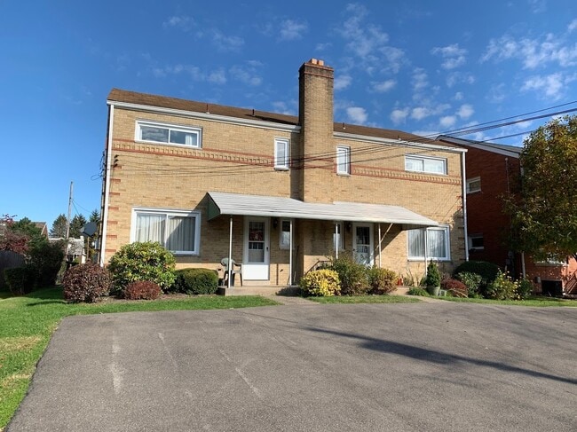 7 Mount Royal Ct in Pittsburgh, PA - Building Photo - Building Photo