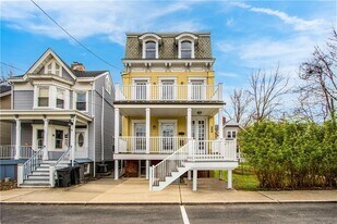 241 Main St in Cornwall, NY - Building Photo
