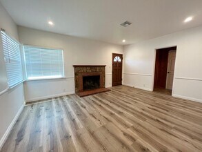 5651 Wilbur Ave in Los Angeles, CA - Building Photo - Building Photo