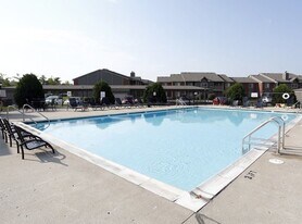 Keeneland Crest Apartments in Indianapolis, IN - Building Photo