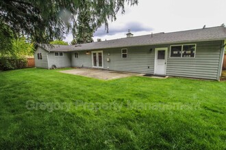 14204 82nd Ave NE in Kirkland, WA - Building Photo - Building Photo