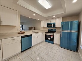 521 SW 47th Terrace in Cape Coral, FL - Building Photo