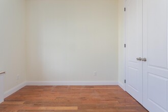 60-73 71st Ave-Unit -3 in Queens, NY - Building Photo - Building Photo