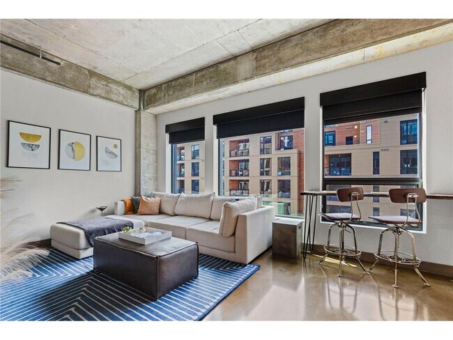 property at 728 N 3rd St