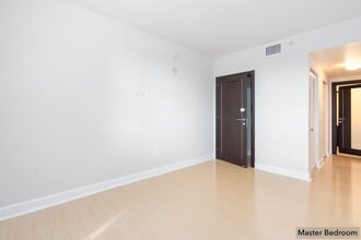 50 Menores Ave, Unit 425 in Coral Gables, FL - Building Photo - Building Photo