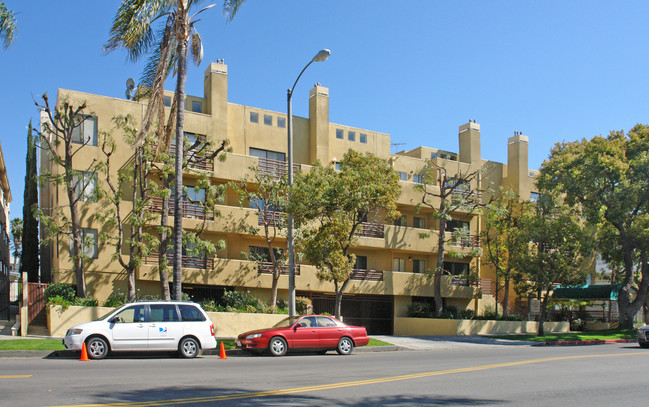 The Courtyard Apartments in Los Angeles, CA - Building Photo - Building Photo