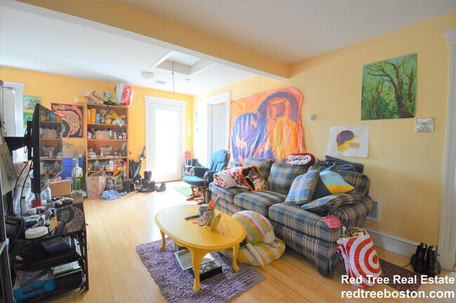 13 Centre St, Unit 2 in Boston, MA - Building Photo - Building Photo