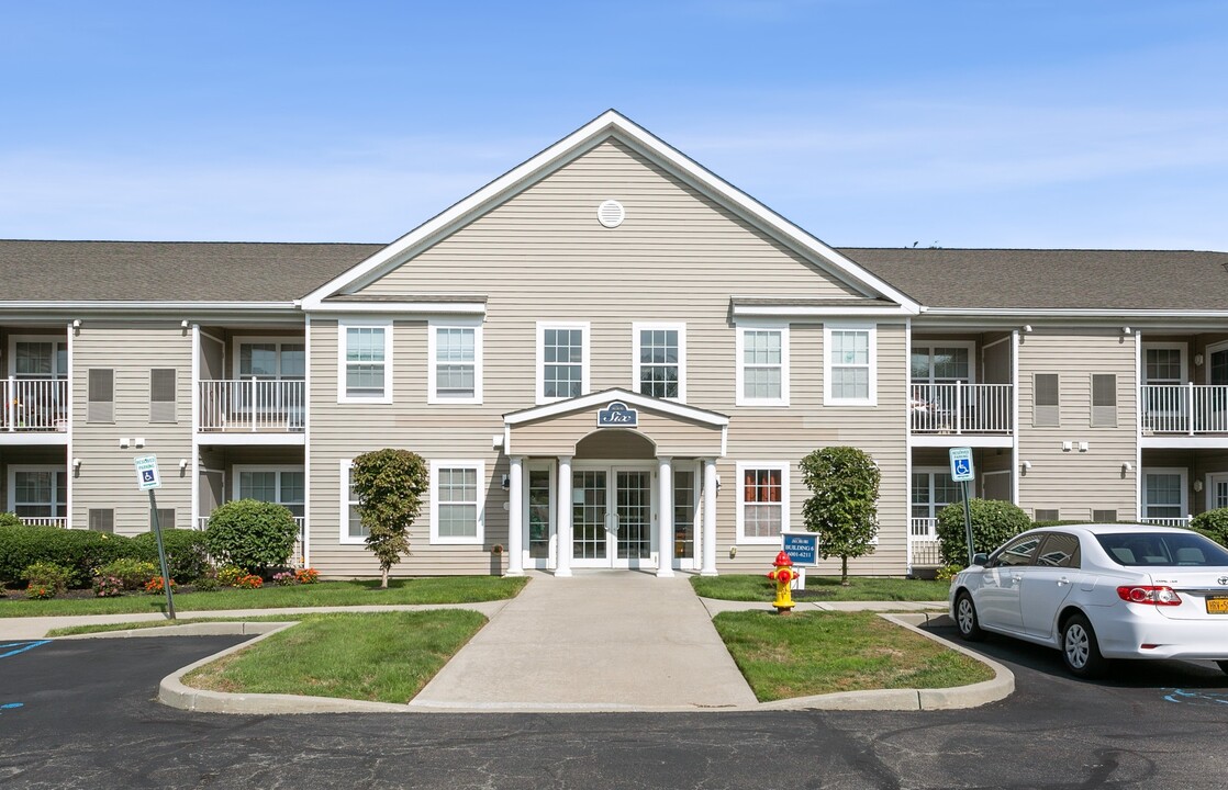 Jacobs Hill at Cortlandt Manor - Senior 55+ in Cortlandt Manor, NY - Foto de edificio