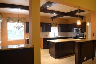 12360 Hart Crest in San Antonio, TX - Building Photo - Building Photo