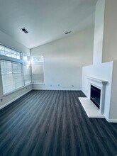 8608 Disa Alpine Way in Elk Grove, CA - Building Photo - Building Photo