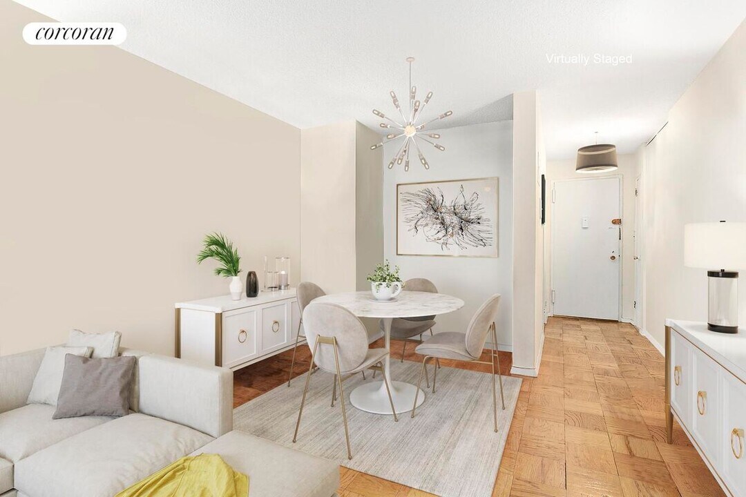 77 E 12th St in New York, NY - Building Photo