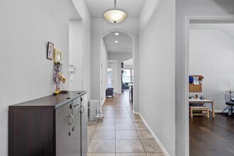 138 Drury Ln in Austin, TX - Building Photo - Building Photo