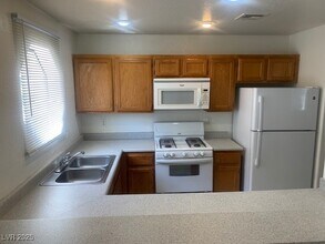 5046 S Rainbow Blvd in Las Vegas, NV - Building Photo - Building Photo