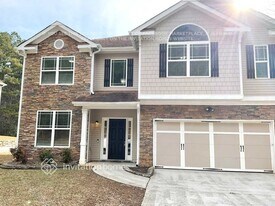 110 Parkway Dr in Fairburn, GA - Building Photo