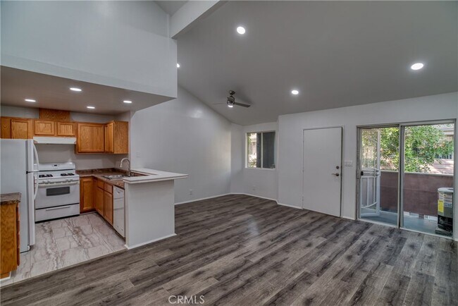 13126 Bromont Ave in Los Angeles, CA - Building Photo - Building Photo