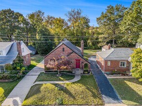 51 S Laclede Station Rd in Webster Groves, MO - Building Photo - Building Photo