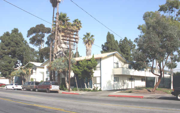 714-716 N Bullis Rd in Compton, CA - Foto de edificio - Building Photo