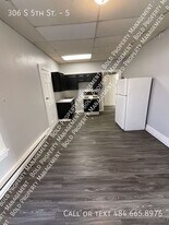 306 S 5th St in Reading, PA - Building Photo