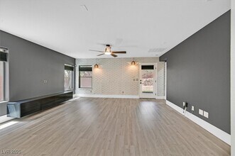 5589 Beckett Hill Ct in Las Vegas, NV - Building Photo - Building Photo