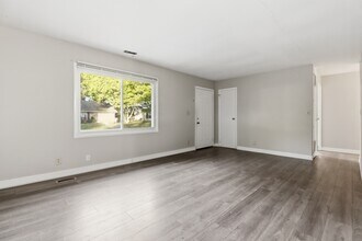 3939 Esquire Pl in Indianapolis, IN - Building Photo - Building Photo