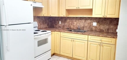 4163 SW 67th Ave in Davie, FL - Building Photo - Building Photo