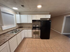 3895 St Elmo Ave in Memphis, TN - Building Photo - Building Photo