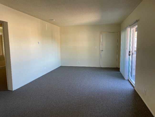 700 N East End Ave-Unit -24 in Pomona, CA - Building Photo - Building Photo