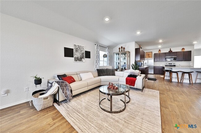 property at 801 Cinnamon Teal