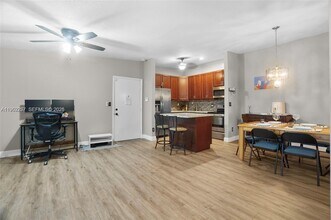 9606 W McNab Rd in Tamarac, FL - Building Photo - Building Photo