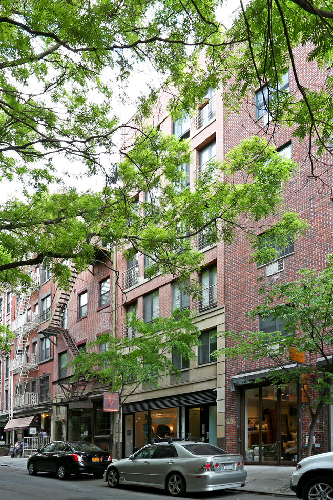 192 Elizabeth St in New York, NY - Foto de edificio - Building Photo
