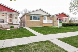 7702 Long Ave in Burbank, IL - Building Photo - Building Photo