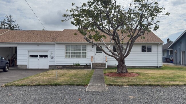 1255 Avenue A in Seaside, OR - Building Photo - Building Photo